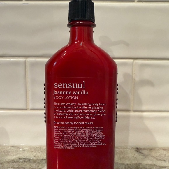 Bath & Body Works Sensual Body Lotion -Jasmine Vanilla - NEW - ONE 6.5oz bottle - Picture 2 of 2